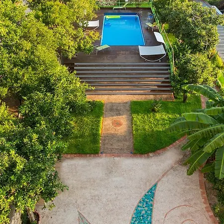 Medea Vacanze מלון דירות