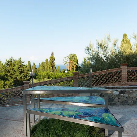 Medea Vacanze 4* טאורמינה