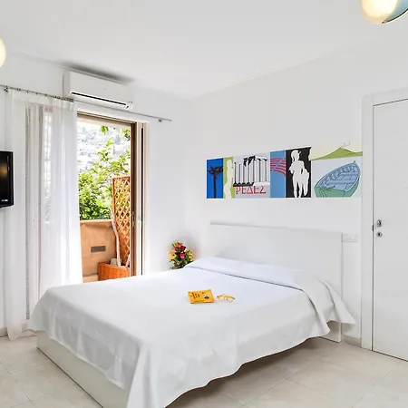 Medea Vacanze 4* טאורמינה