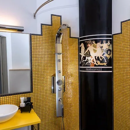 Medea Vacanze מלון דירות טאורמינה